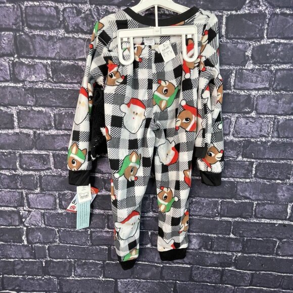 Rudolph Small 6/6x Reindeer Santa Pajamas & Fluffy Socks PJ Set Check Pattern - Picture 10 of 12